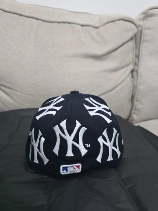 Gorra Supreme New Era Azul Marino
