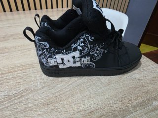 Zapatillas DC Shoes Negras y Plateadas