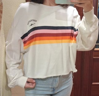 Sudadera blanca fina con rayas multicolor