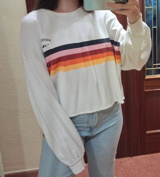 Sudadera blanca fina con rayas multicolor