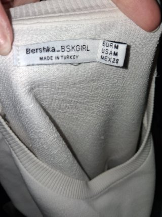 Sudadera blanca fina con rayas multicolor