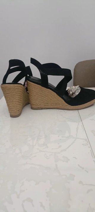 Sandalias cuña negras Graceland Talla 37