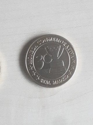 Lote 2 monedas Real Madrid Pirri Di Stéfano