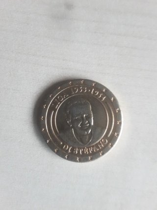 Lote 2 monedas Real Madrid Pirri Di Stéfano