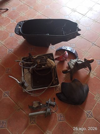 Aprilia Leonardo 150 Scooter Plata ITV asta 2027