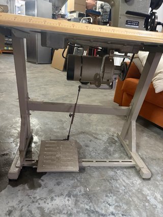 Máquina de coser industrial Brother antigua