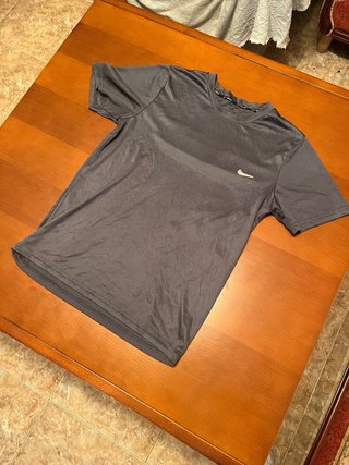 Camiseta Nike Vintage Gris