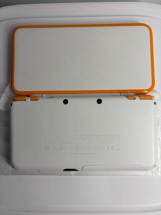 Nuovo Nintendo 2DS LL Arancione/Bianco