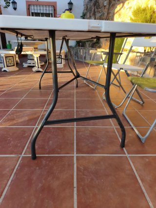 Tavolo e sedie da campeggio pieghevoli