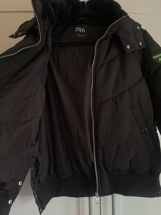 Plumas corto negro Zara