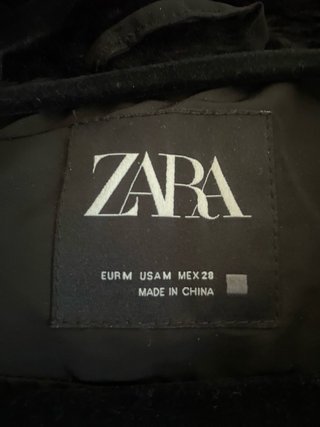 Plumas corto negro Zara