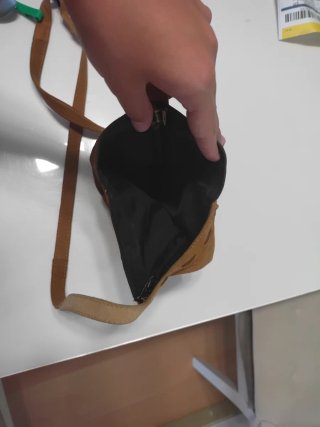 Bolso de piel marrón y verde