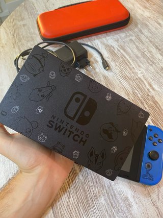 Nintendo Switch Azul y Amarillo Edicion Fornite
