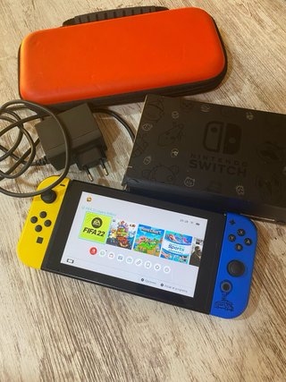 Nintendo Switch Azul y Amarillo Edicion Fornite