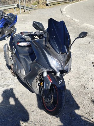 Kymco AK 550 Maxi Scooter Negra