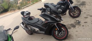 Kymco AK 550 Maxi Scooter Negra