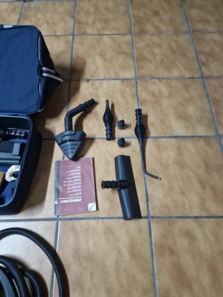 Vaporeta y plancha Unite con accesorios