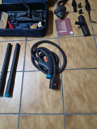 Vaporeta y plancha Unite con accesorios