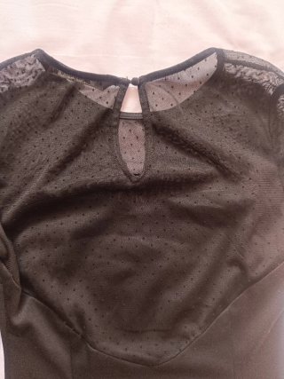Vestido negro manga larga transparente
