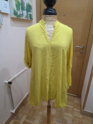 Blusa amarilla talla 42