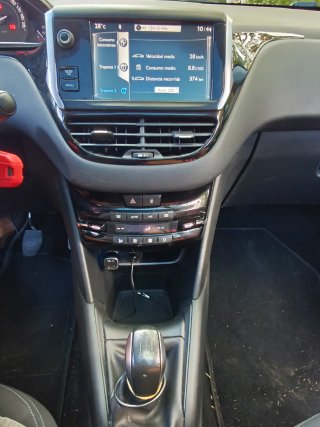 Peugeot 208 2014