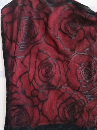 Top halter burdeos
