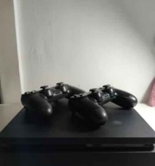 PS4 1TB con 2 mandos