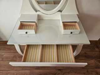 Tocador IKEA HEMNES con espejo + silla regalo