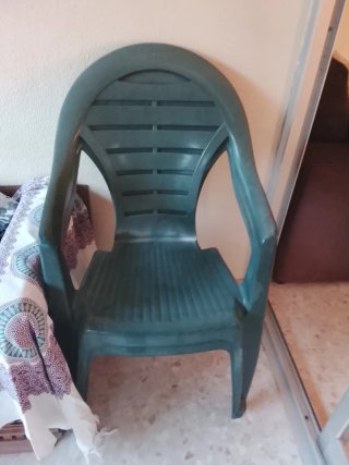 2 Sillas de Plástico Verdes para Terraza