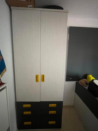 Habitación completa juvenil.