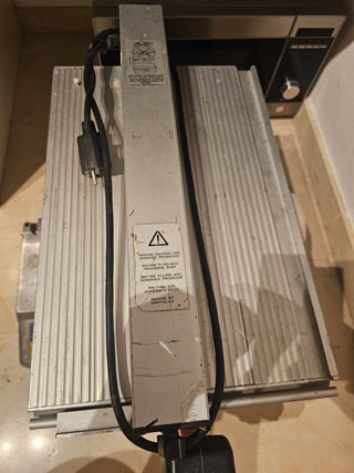 Sierra ingletadora Virutex TM 33L