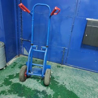 Carretilla de carga azul