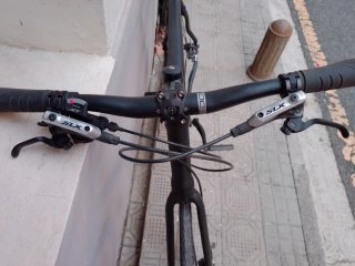 Bicicleta urbana negra