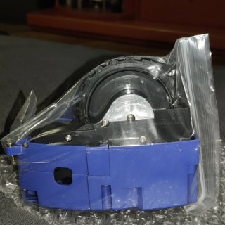RUEDA MOTRIZ DERECHA ROBOT ROOMBA SERIE 500-900