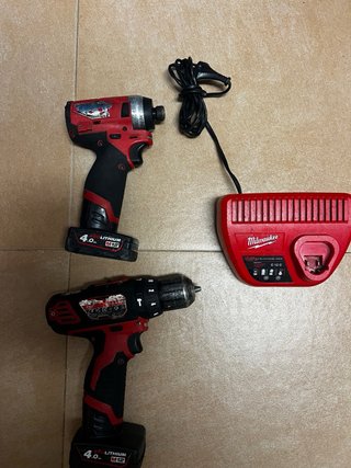 Milwaukee M12 Taladro y Atornillador