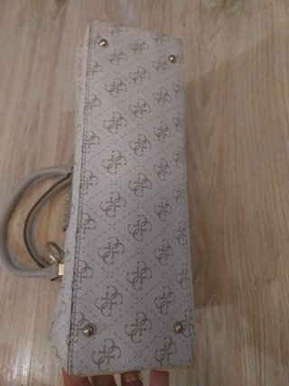 Bolso Guess blanco y gris original