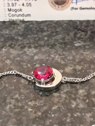 Pulsera Guess Plata con Rubi Natural 2.5 Ct
