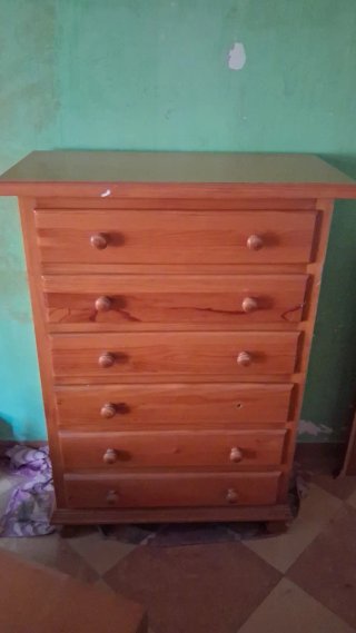 Cómoda de madera con 6 cajones