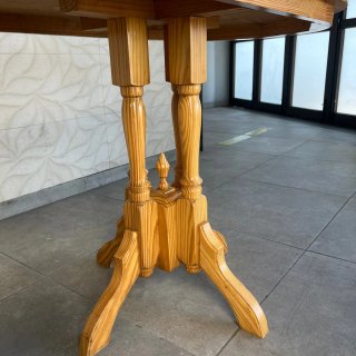 Mesa comedor ovalada madera maciza