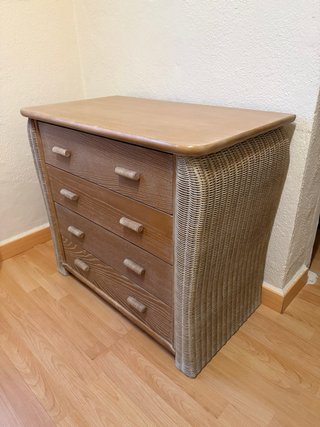 Cómoda 4 cajones mimbre y madera