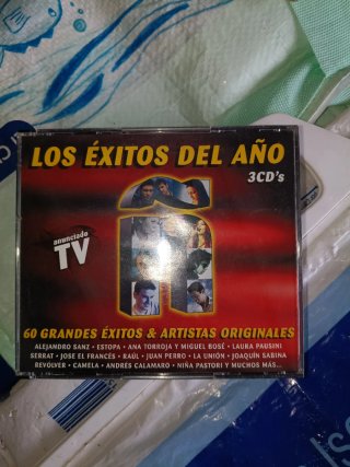 Los Éxitos del Año 2001 y 2000 6 CDs