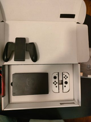 PACK Nintendo Switch + Tomodachi y Valiant hearts