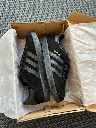 Adidas Gazelle Negras Sin Estrenar Talla 38