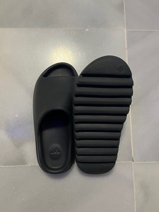 Chanclas Adidas Yeezy Slide Negras