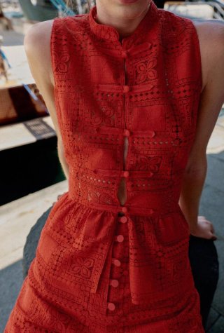 Conjunto rojo: blusa y pantalón corto