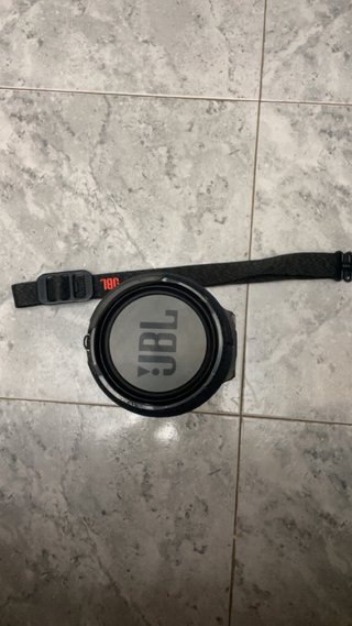 Altavoz JBL Negro con Correa