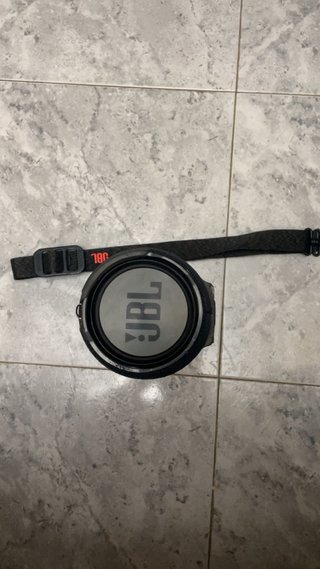 Altavoz JBL Negro con Correa