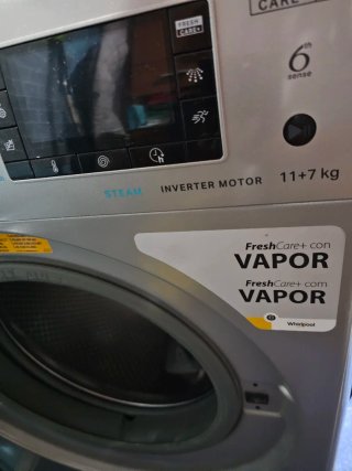 Lavadora Secadora Whirlpool 11+7 kg