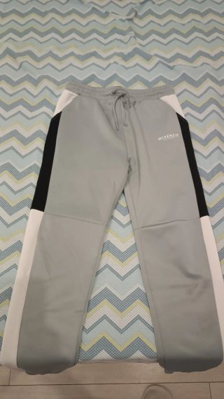 Chándal McKenzie gris y blanco talla 14-15 años