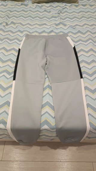 Chándal McKenzie gris y blanco talla 14-15 años